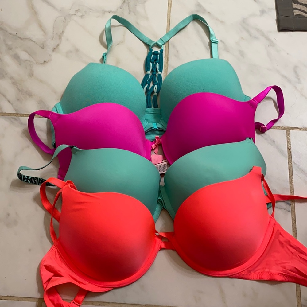 VICTORIAS SECRET BRA BUNDLE